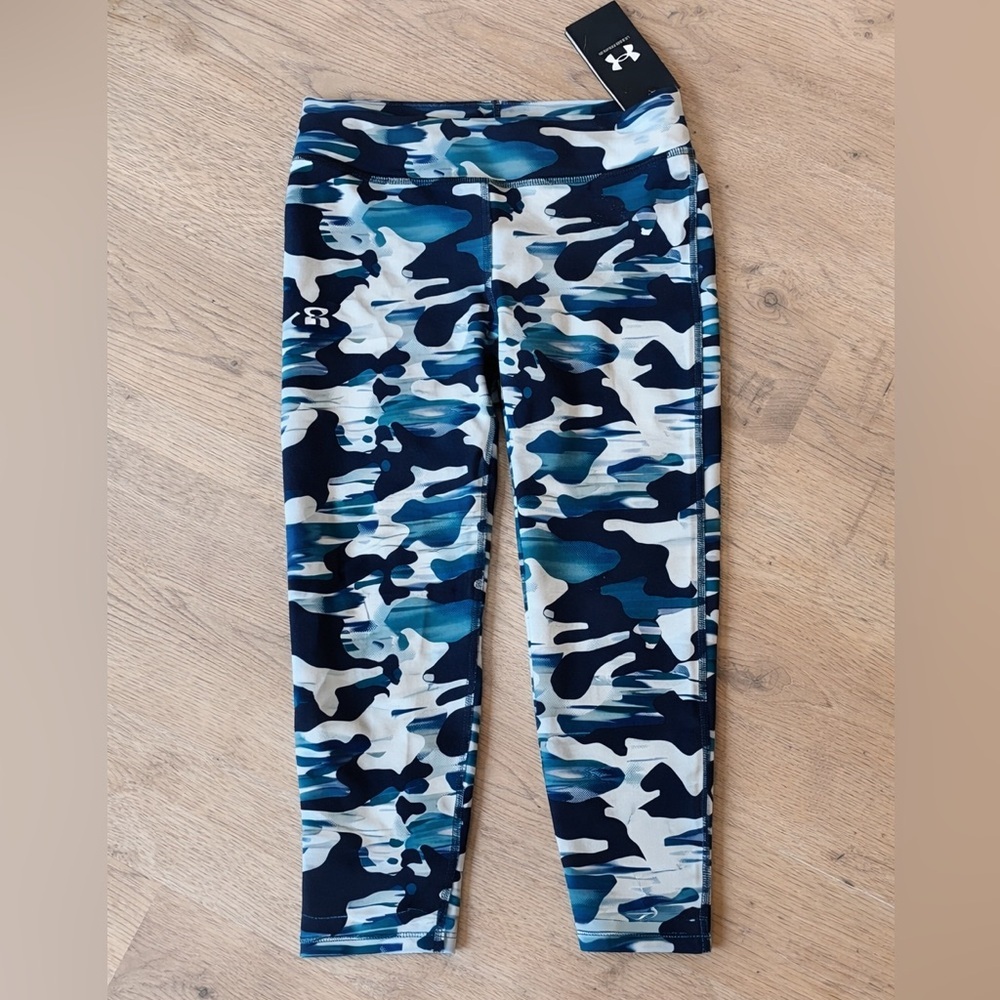 Under Armour Camo HeatGear Ankle Crop Leggings Youth Medium NWT